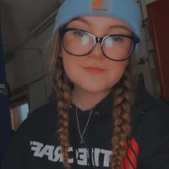 Meet your Posher, Aliya - Picture 1 of 1